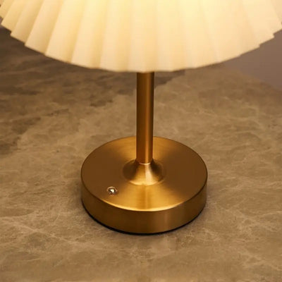 Retro Creative French Fabric Metal Table Lamp